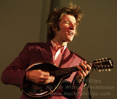 Dan Zanes & Friends on Oct 12, 2002 [213-small]