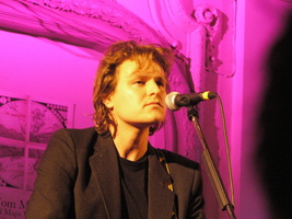 Tom McRae on May 4, 2005 [401-small]