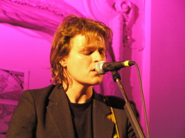 Tom McRae on May 4, 2005 [404-small]