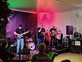 Apunk a punk / Tudósok on Mar 19, 2026 [341-small]