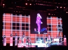 Rod Stewart on Feb 22, 2012 [964-small]