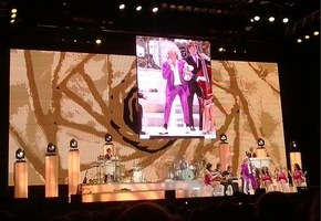 Rod Stewart on Feb 22, 2012 [965-small]