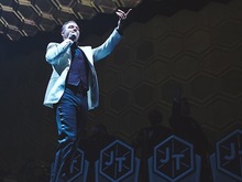 Justin Timberlake on Feb 9, 2014 [752-small]