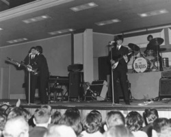 The Beatles / Jimmy Nicol on Jun 15, 1964 [410-small]