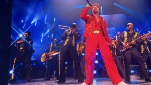 Bruno Mars / Victoria Monét / DJ Pee .Wee on Jul 4, 2026 [366-small]