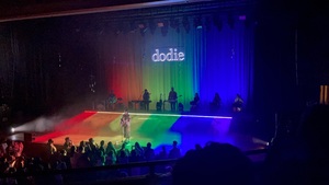 Dodie / Lizzy McAlpine on Feb 13, 2022 [908-small]