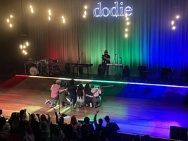 Dodie / Lizzy McAlpine on Feb 13, 2022 [909-small]