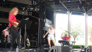 KT Tunstall on Sep 5, 2025 [552-small]