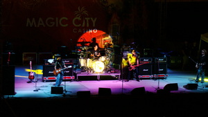 Little River Band / Brian Howe on Dec 1, 2012 [641-small]