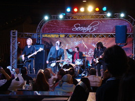 The Romantics on Mar 15, 2014 [928-small]