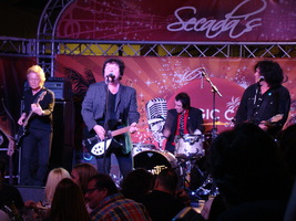 The Romantics on Mar 15, 2014 [936-small]