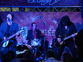 The Romantics on Mar 15, 2014 [937-small]