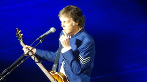 Paul McCartney on Jul 7, 2017 [356-small]