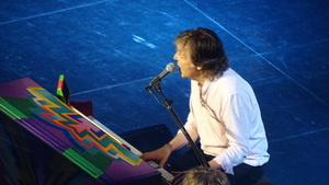 Paul McCartney on Jul 7, 2017 [365-small]