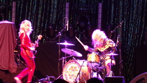 Deap Vally on Aug 8, 2017 [377-small]