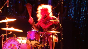Deap Vally on Aug 8, 2017 [379-small]