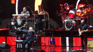 Phil Collins on Oct 5, 2018 [555-small]