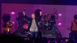 Simple Minds on Nov 8, 2018 [586-small]