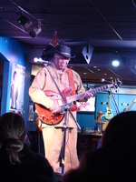 Linsey Alexander on Mar 20, 2015 [334-small]
