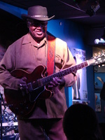 Linsey Alexander on Mar 20, 2015 [343-small]