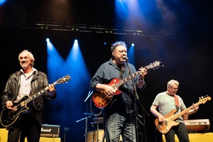 Sunnyboys / Mick Medew & The Mesmerisers on Aug 19, 2022 [897-small]