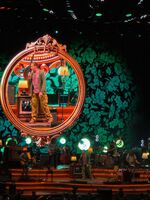tags: Tyler Childers, Stage Design - Tyler Childers / Wednesday / Charlie Brown Superstar on Jul 14, 2026 [296-small]