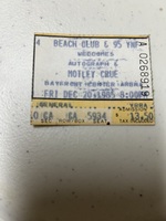 Mötley Crüe / Autograph on Dec 20, 1985 [233-small]