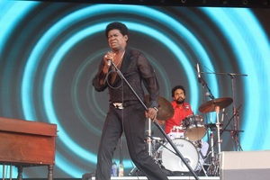 Charles Bradley & His Extraordinaires / Antibalas on Jul 22, 2015 [006-small]