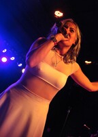 Queen Caveat ~ Lauren Little, tags: Queen Caveat, West Hollywood, California, United States, The Roxy Theatre - Nico Vega / Queen Caveat / Dark Waves on Jul 21, 2014 [706-small]
