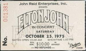 Elton John on Oct 25, 1975 [992-small]