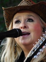 Melissa Etheridge / ZZ Ward on Jul 24, 2023 [890-small]