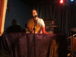 tags: Socratic - Modern Hearts Break Faster / Socratic / Punchline on Jun 22, 2009 [053-small]