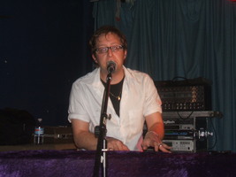 tags: Socratic - Modern Hearts Break Faster / Socratic / Punchline on Jun 22, 2009 [061-small]