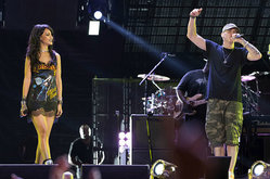 Rihanna / Eminem on Aug 7, 2014 [188-small]