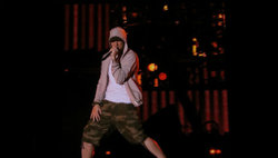 Rihanna / Eminem on Aug 7, 2014 [190-small]