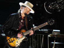 Bob Dylan / Mark Knopfler on Nov 7, 2012 [257-small]