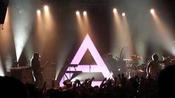 Thirty Seconds to Mars / New Politics on Oct 26, 2010 [320-small]