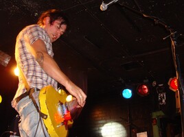 Middle Class Runt, tags: Middle Class Rut, Anaheim, California, United States, Chain Reaction - The Force - NorCal / Middle Class Rut / Broke Til Thursday / Setoff on Aug 31, 2008 [596-small]