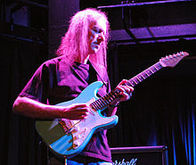 Scott Henderson on Apr 29, 2006 [905-small]