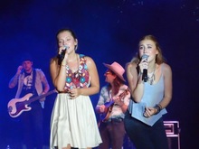 Maddie & Tae on Aug 8, 2015 [182-small]