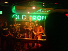Igor & the Red Elvises on Apr 12, 2009 [856-small]