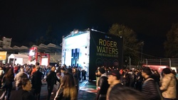 Roger Waters on Sep 29, 2016 [439-small]