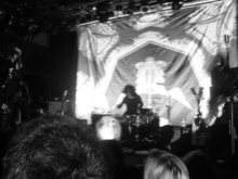 The Dead Weather / Violent Soho on Nov 17, 2009 [180-small]
