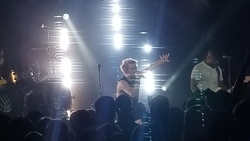 Sum 41 on Apr 30, 2019 [234-small]