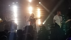 Sum 41 on Apr 30, 2019 [235-small]