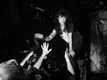 The Dead Weather / Violent Soho on Nov 17, 2009 [190-small]