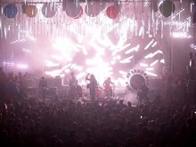The Flaming Lips / New Fumes on Sep 13, 2011 [200-small]