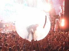 The Flaming Lips / New Fumes on Sep 14, 2011 [203-small]