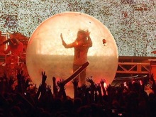 The Flaming Lips / New Fumes on Sep 14, 2011 [204-small]