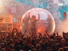The Flaming Lips / New Fumes on Sep 14, 2011 [210-small]